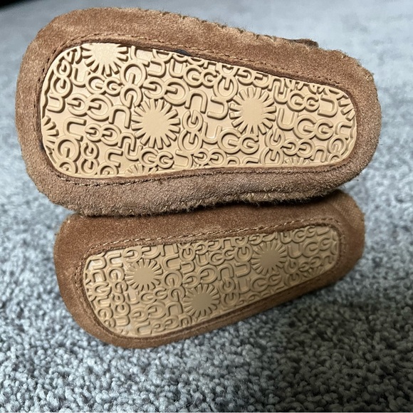 COPY - Baby Ugg Boots Cheetah Print - Picture 3 of 3